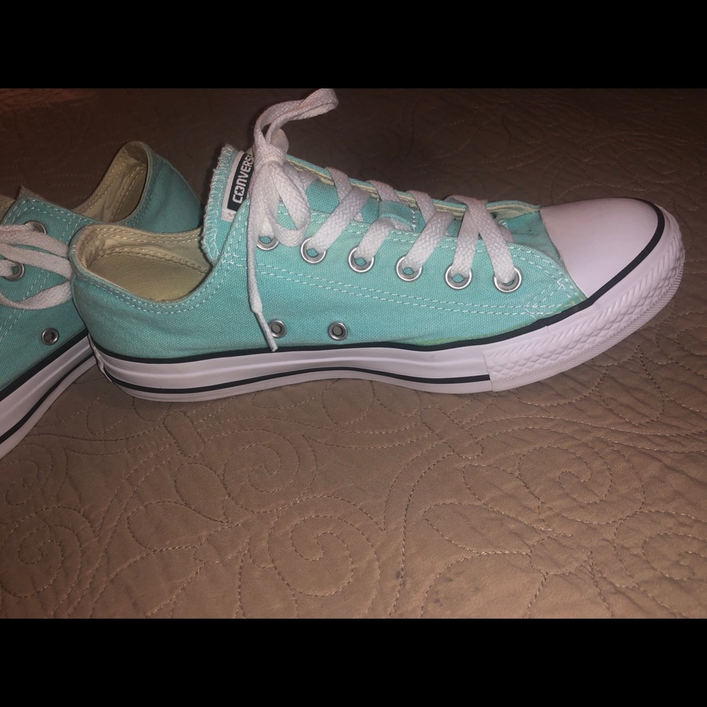 Converse Chuck Taylor All-Star Size: Women’s 9